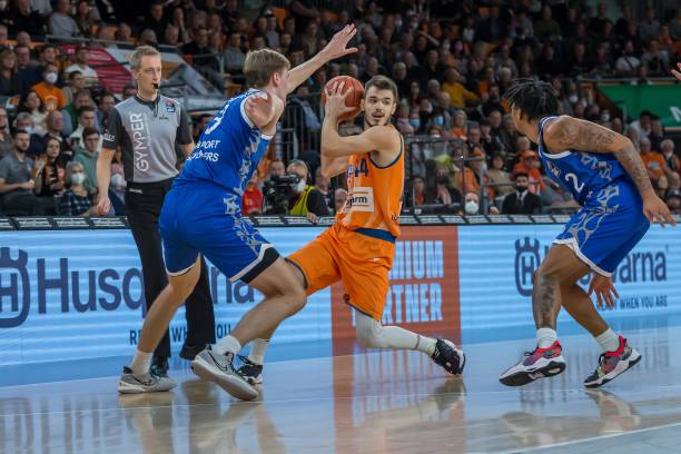 人都在休假 人都在休假